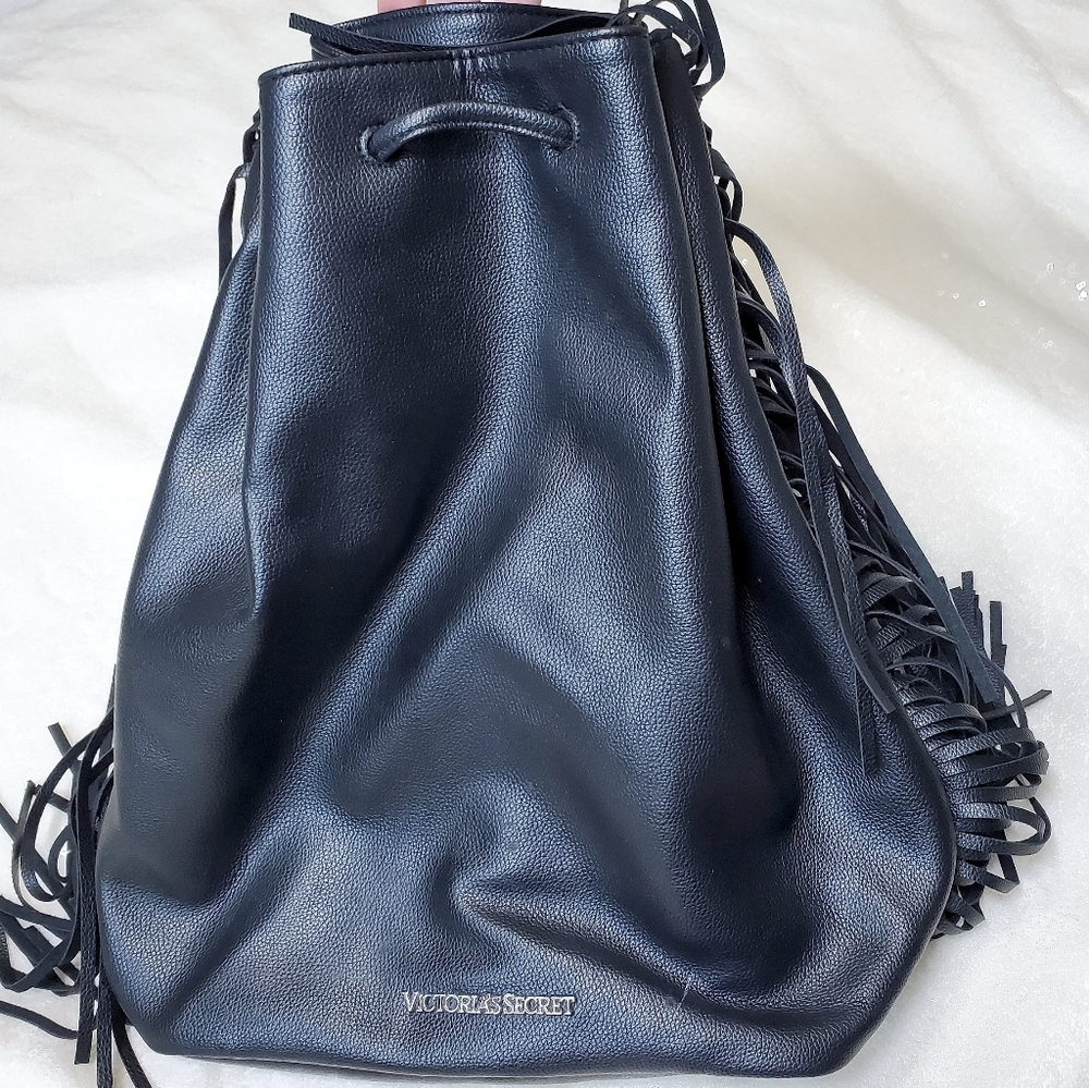 CLOSET CLOSING ~~ Victoria Secret Faux Leather Fringe Backpack Black - Picture 4 of 8